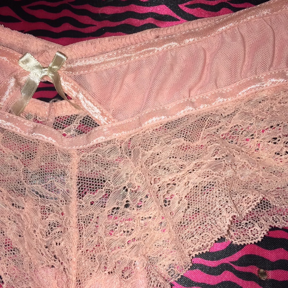 Pale pink Cheeksters